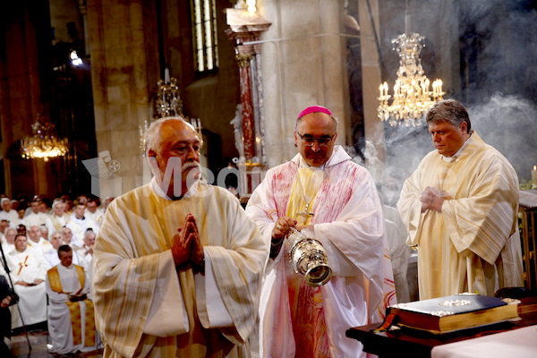 Bischofsweihe_Eucharistiefeier _40A7571