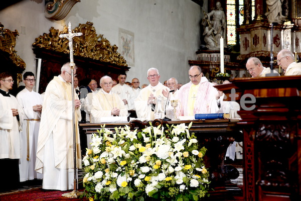 Bischofsweihe_Eucharistiefeier _40A7587