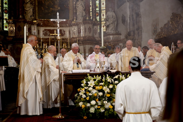 Bischofsweihe_Eucharistiefeier _40A7610