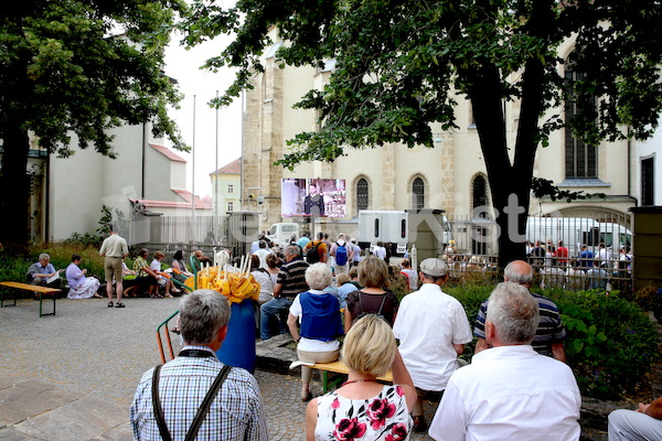 Bischofsweihe_Gottesdienst_Festgelände IMG_1489