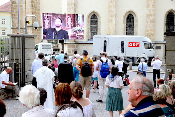 Bischofsweihe_Gottesdienst_Festgelände IMG_1497