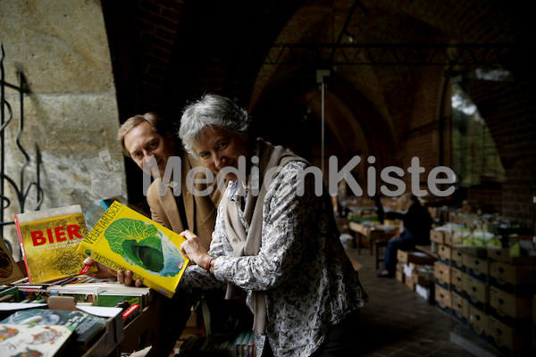 BuchbazarHerz Jesu 2013 Vorbereitungen -0437