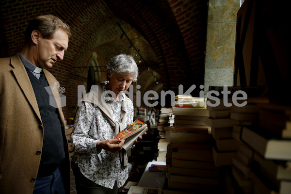 BuchbazarHerz Jesu 2013 Vorbereitungen -0444