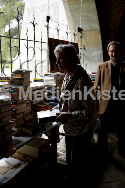 BuchbazarHerz Jesu 2013 Vorbereitungen -0452