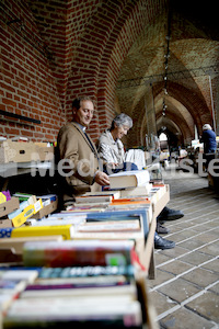 BuchbazarHerz Jesu 2013 Vorbereitungen -0472