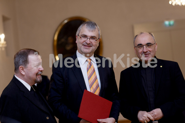 cBischofgratulation_ES_F._Neuhold-106