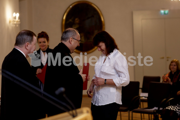 cBischofgratulation_ES_F._Neuhold-124
