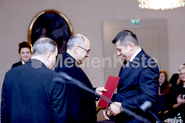 cBischofgratulation_ES_F._Neuhold-143
