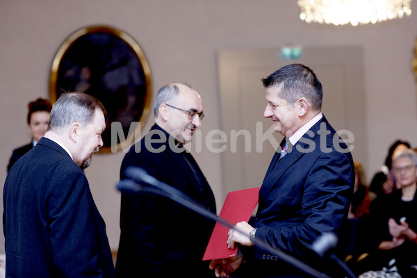 cBischofgratulation_ES_F._Neuhold-144