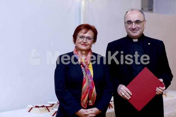 cBischofgratulation_ES_F._Neuhold-151