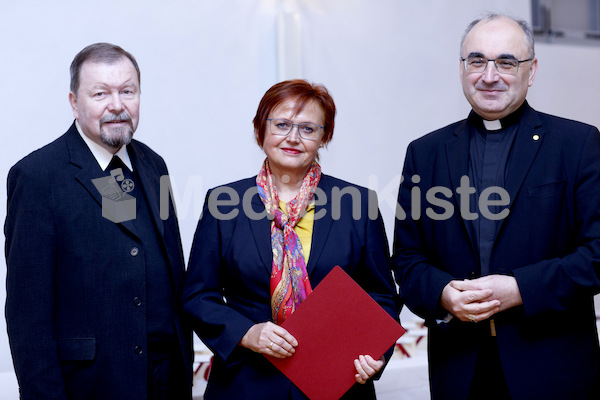 cBischofgratulation_ES_F._Neuhold-155