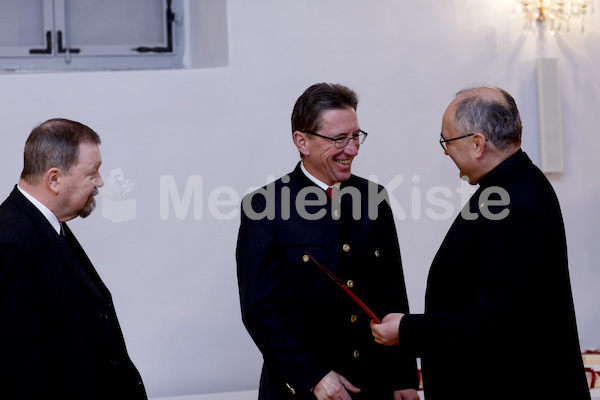 cBischofgratulation_ES_F._Neuhold-181