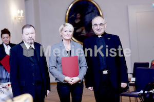 cBischofgratulation_ES_F._Neuhold-189
