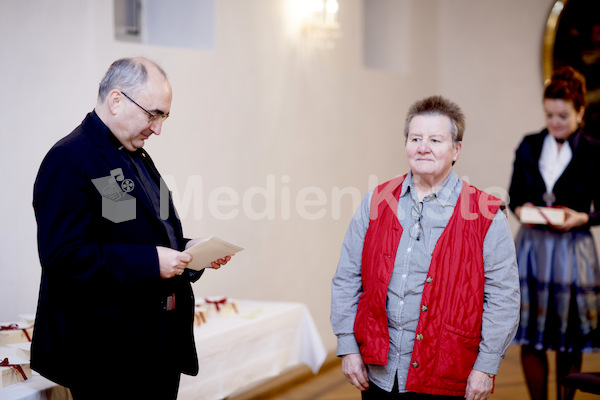 cBischofgratulation_ES_F._Neuhold-210