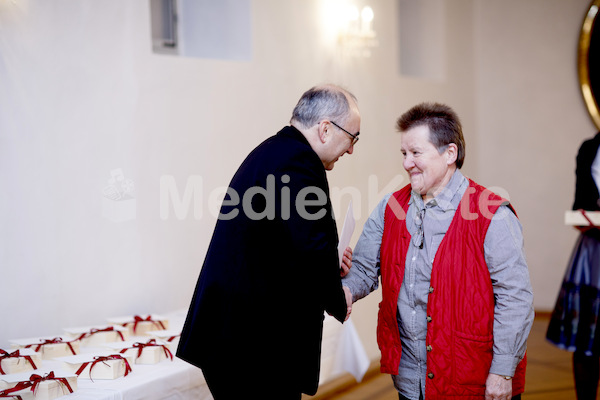 cBischofgratulation_ES_F._Neuhold-212