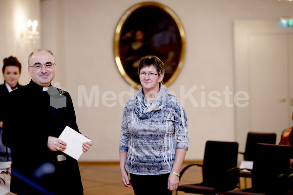 cBischofgratulation_ES_F._Neuhold-219