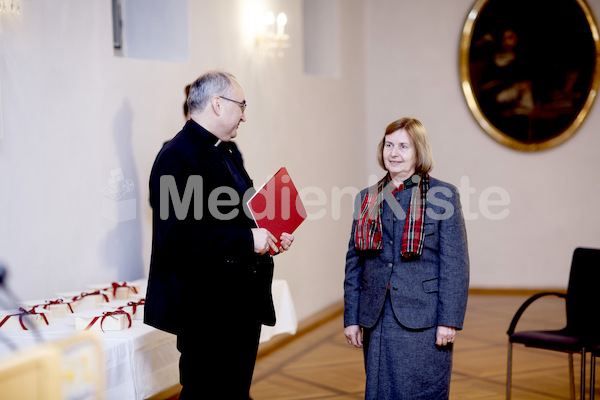 cBischofgratulation_ES_F._Neuhold-233