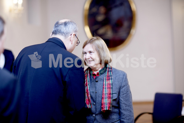 cBischofgratulation_ES_F._Neuhold-235