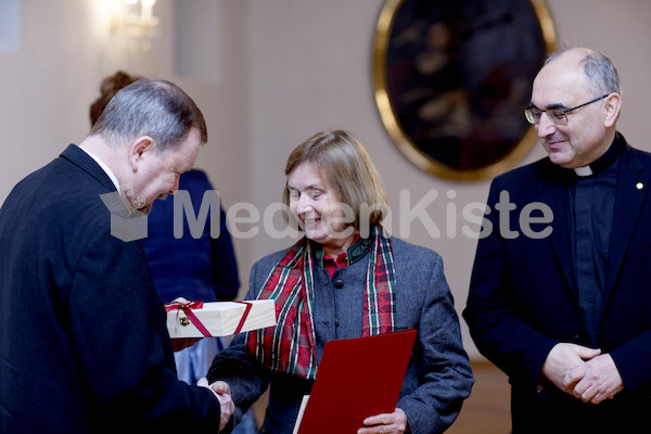 cBischofgratulation_ES_F._Neuhold-237