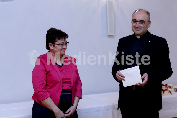 cBischofgratulation_ES_F._Neuhold-260