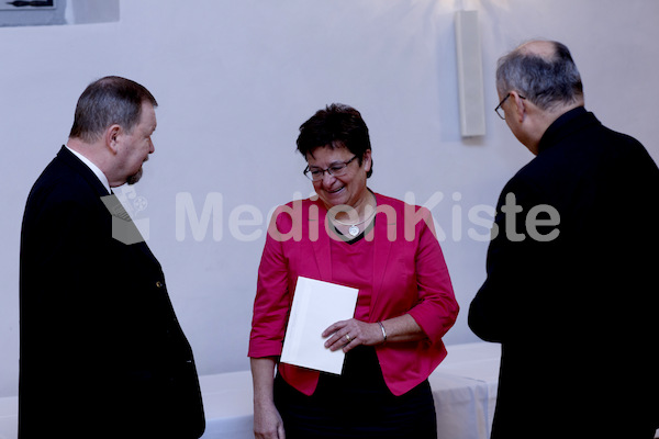 cBischofgratulation_ES_F._Neuhold-264