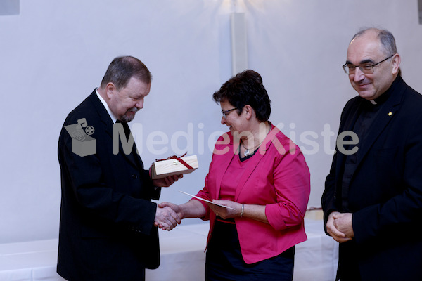 cBischofgratulation_ES_F._Neuhold-265