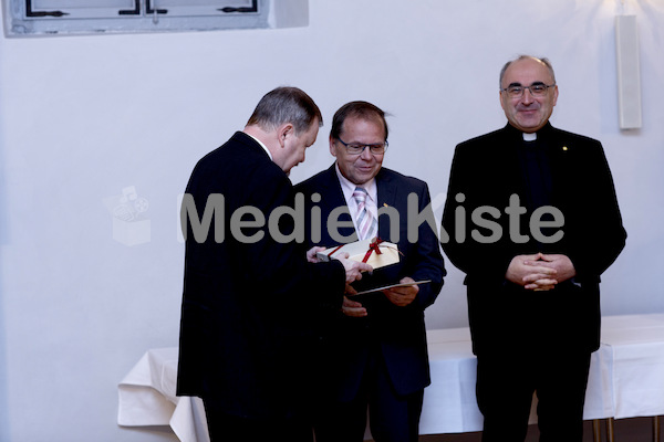 cBischofgratulation_ES_F._Neuhold-279