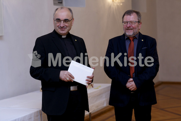 cBischofgratulation_ES_F._Neuhold-286