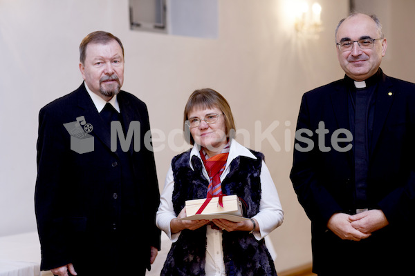 cBischofgratulation_ES_F._Neuhold-296