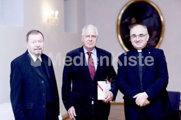 cBischofgratulation_ES_F._Neuhold-336