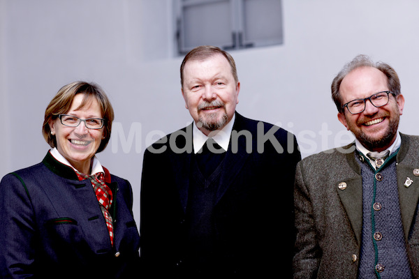 cBischofgratulation_ES_F._Neuhold-346