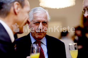 cBischofgratulation_ES_F._Neuhold-355