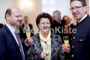 cBischofgratulation_ES_F._Neuhold-358