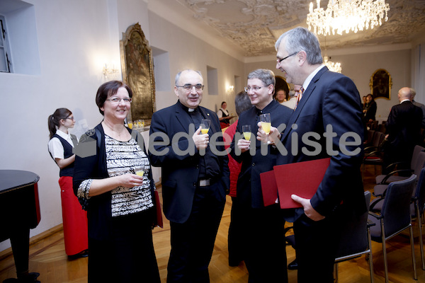 cBischofgratulation_ES_F._Neuhold-366