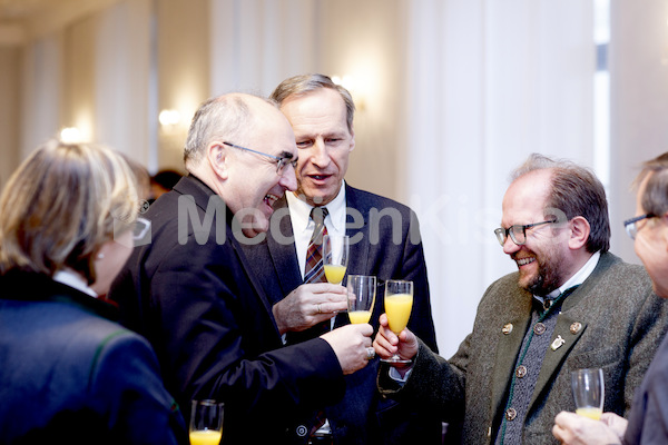 cBischofgratulation_ES_F._Neuhold-377