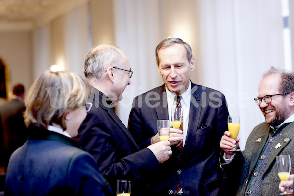 cBischofgratulation_ES_F._Neuhold-378