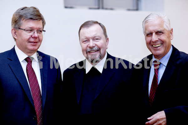 cBischofgratulation_ES_F._Neuhold-388