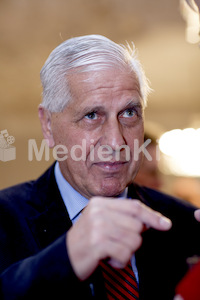 cBischofgratulation_ES_F._Neuhold-389
