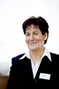 cBischofgratulation_ES_F._Neuhold-402