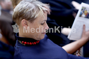 cBischofgratulation_ES_F._Neuhold-407