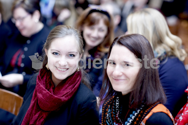 cBischofgratulation_ES_F._Neuhold-413