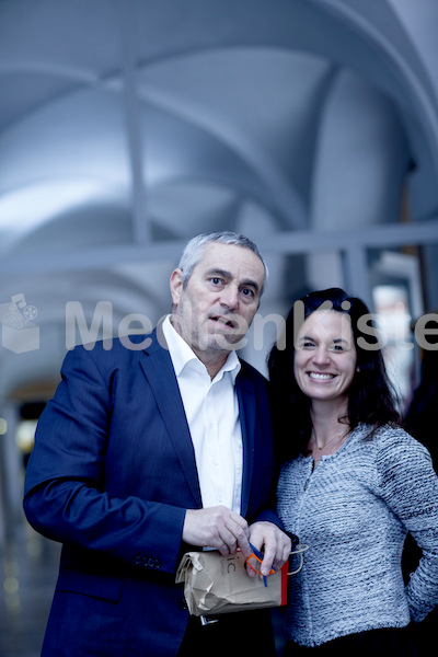 cBischofgratulation_ES_F._Neuhold-429