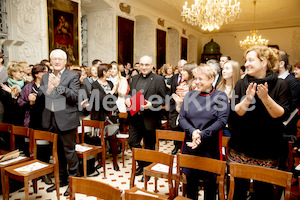 cBischofgratulation_ES_F._Neuhold-455