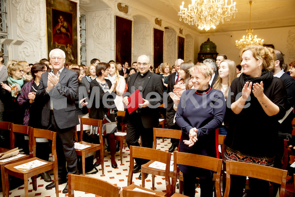 cBischofgratulation_ES_F._Neuhold-455