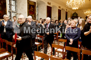 cBischofgratulation_ES_F._Neuhold-456