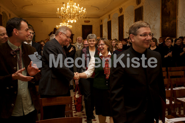 cBischofgratulation_ES_F._Neuhold-466