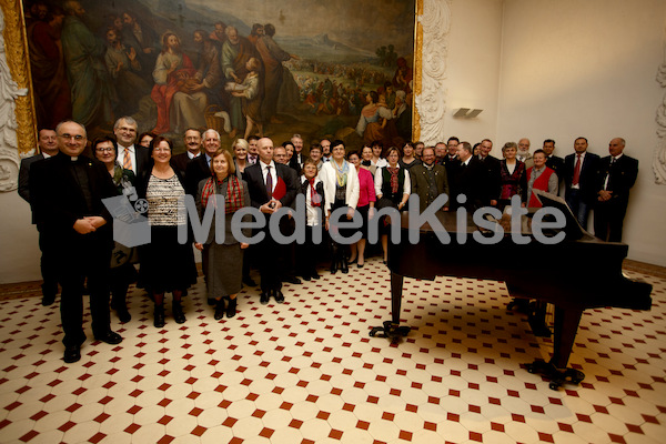 cBischofgratulation_ES_F._Neuhold-473