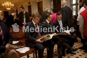 cBischofgratulation_ES_F._Neuhold-476