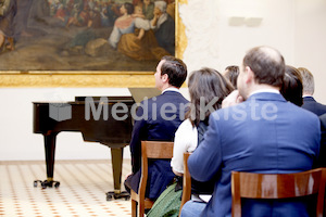 cBischofgratulation_ES_F._Neuhold-487