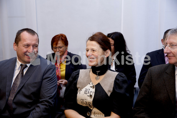 cBischofgratulation_ES_F._Neuhold-49